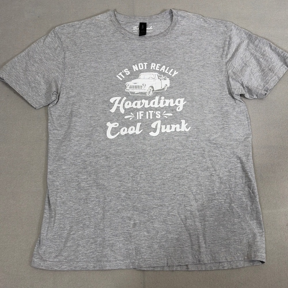 Suzy Swede Hoarding If Its Cool Junk Graphic T-Shirt‎ Gray Mens Large Gildan L